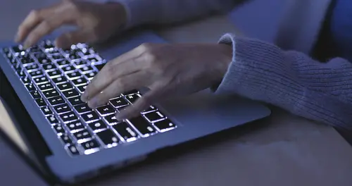 ¿Como apagar la computadora con el teclado?